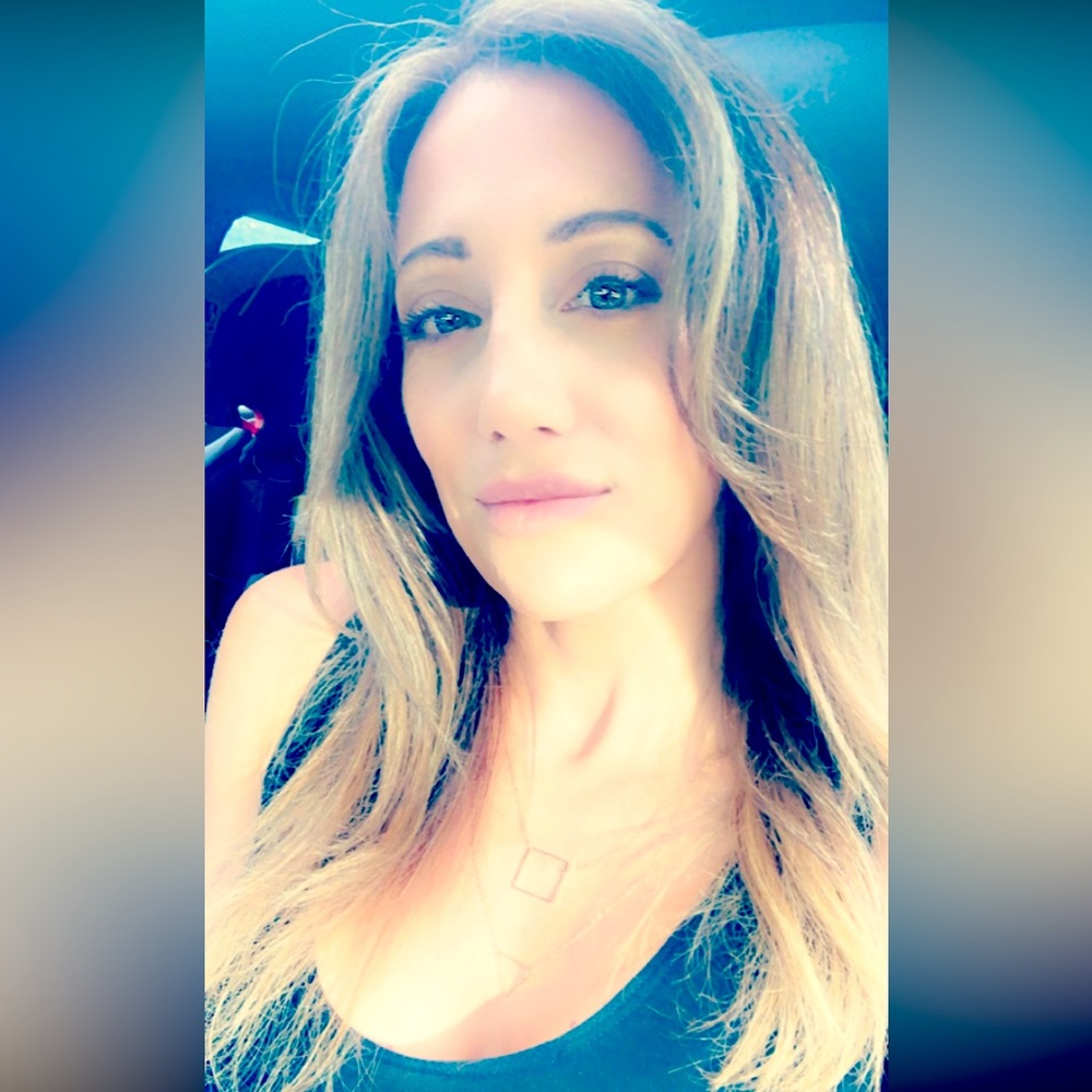 🎉MEET YOUR SELLER - DIANA 🎉